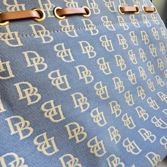 Clean! Dooney & Bourke Sky Blue Canvas Signature Shoulder Bag - Picture 2 of 11